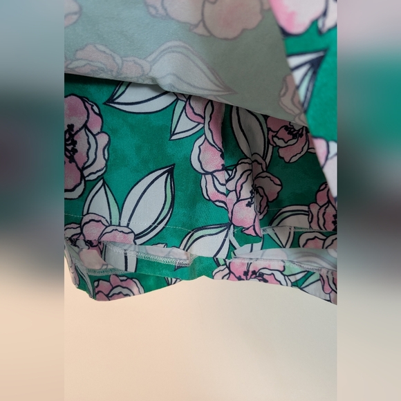 Crown & Ivy Green & Pink Floral Essential Mini Skirt Skort - Picture 5 of 7